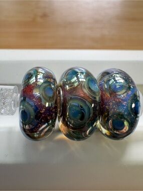 Elfbeads Rich Raspberry Circles